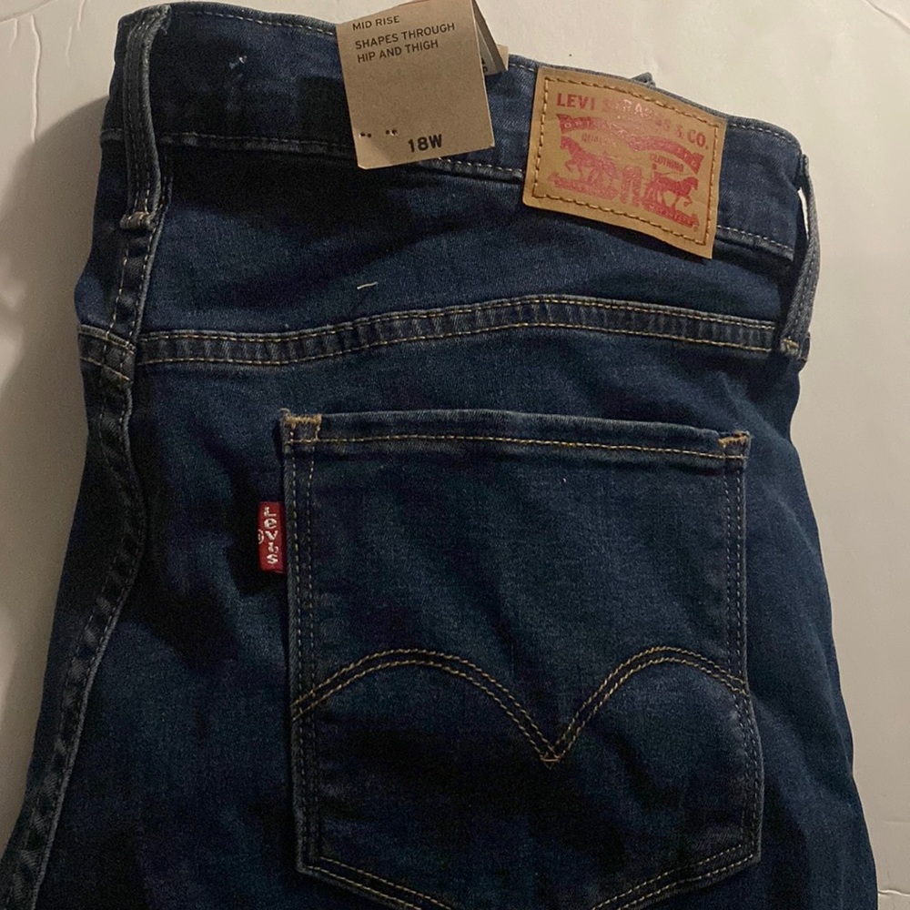 LEVI long shorts